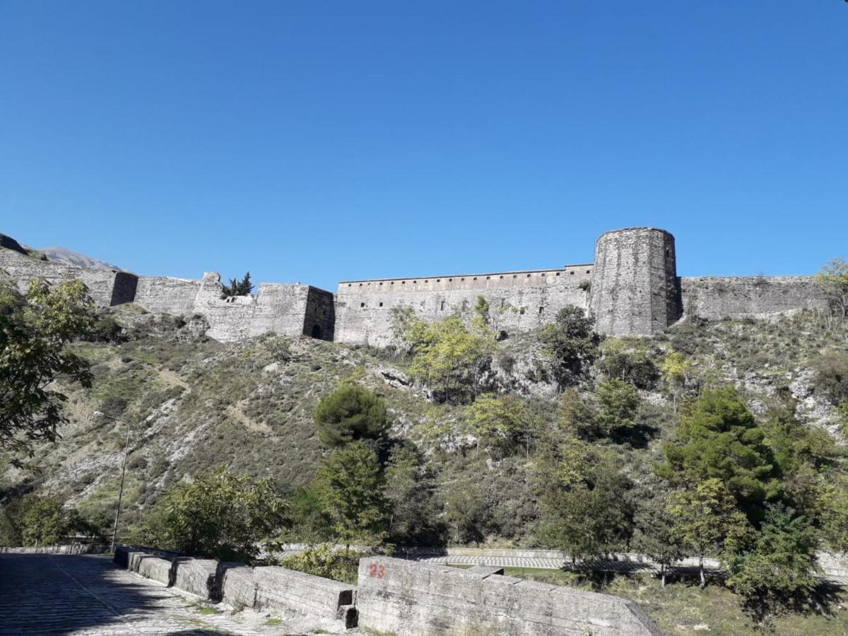 Sokolli Guest House Gjirokaster Luaran gambar