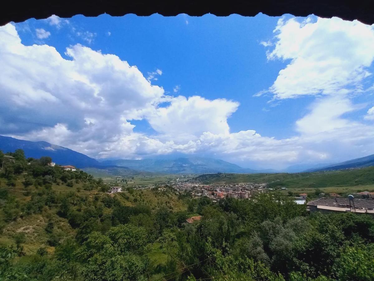 Sokolli Guest House Gjirokaster Luaran gambar